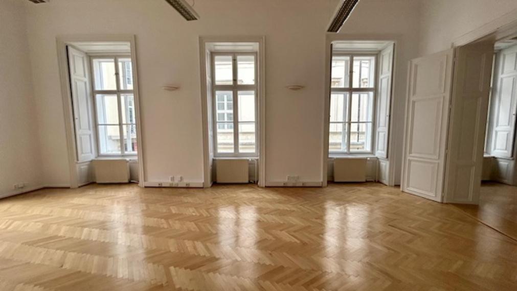 Neibrs | Na prenájom kancelária v krásnej historickej budove, 155m2, 1p., Laurinská, Staré Mesto, Bratislava I