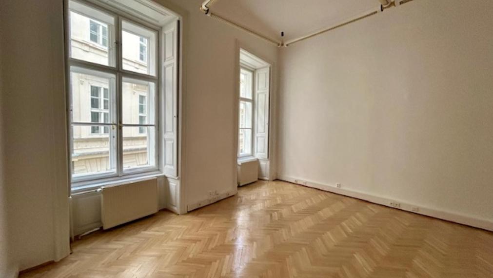 Neibrs | Na prenájom kancelária v krásnej historickej budove, 155m2, 1p., Laurinská, Staré Mesto, Bratislava I