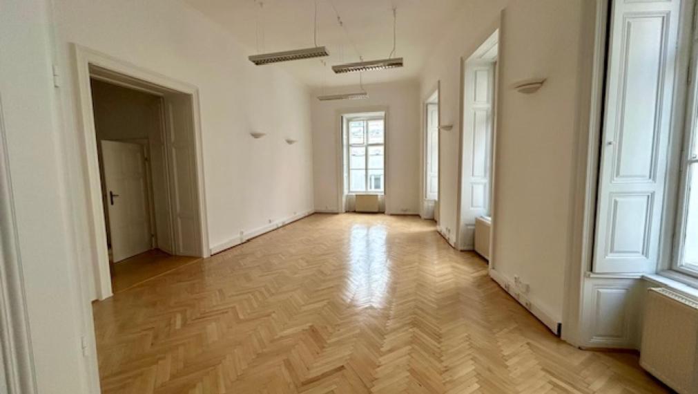 Neibrs | Na prenájom kancelária v krásnej historickej budove, 155m2, 1p., Laurinská, Staré Mesto, Bratislava I