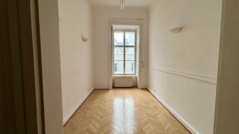 Neibrs | Na prenájom kancelária v krásnej historickej budove, 155m2, 1p., Laurinská, Staré Mesto, Bratislava I