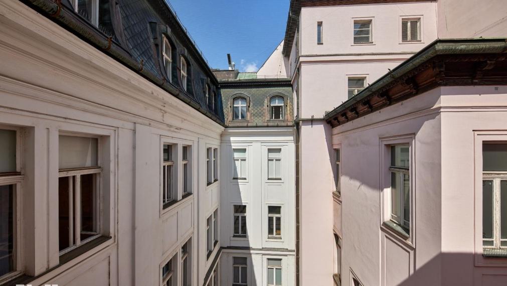 Neibrs | Na prenájom kancelária v krásnej historickej budove, 155m2, 1p., Laurinská, Staré Mesto, Bratislava I