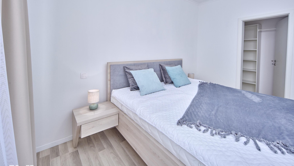 Neibrs | 3 izbový svetlý byt s balkónom (8m2) a parkovacím miestom