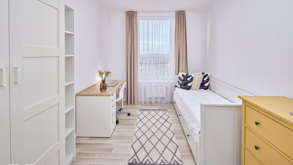 Neibrs | 3 izbový svetlý byt s balkónom (8m2) a parkovacím miestom