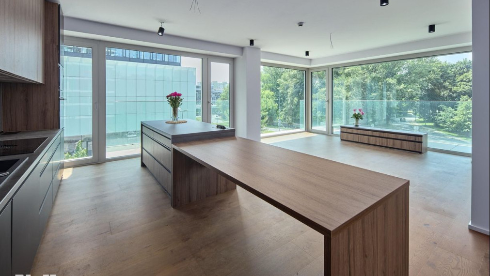 Neibrs | (4) izbový byt v štandarde s parkovacím miestom v projekte LIGET – Petržalka