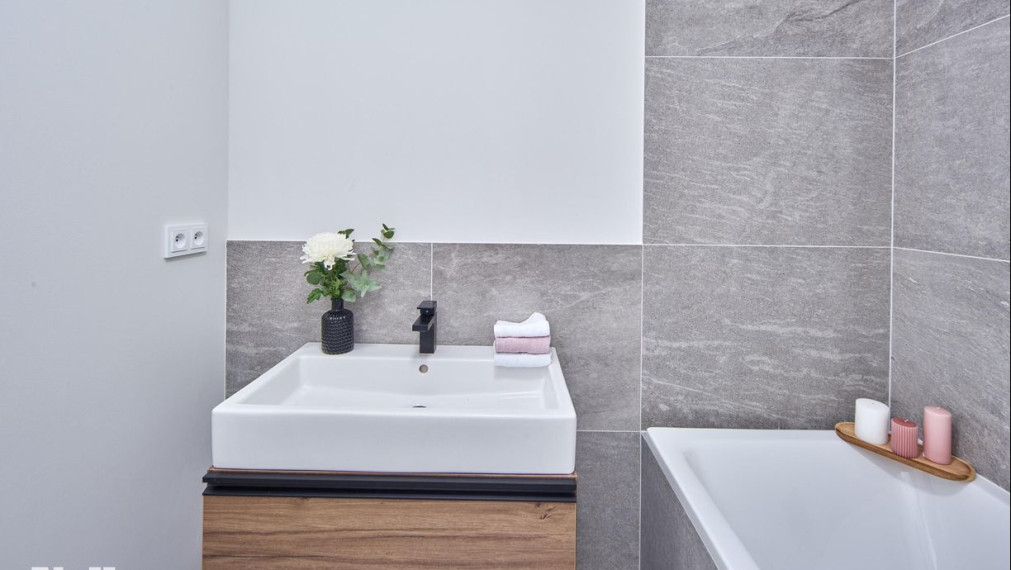 Neibrs | (4) izbový byt v štandarde s parkovacím miestom v projekte LIGET – Petržalka