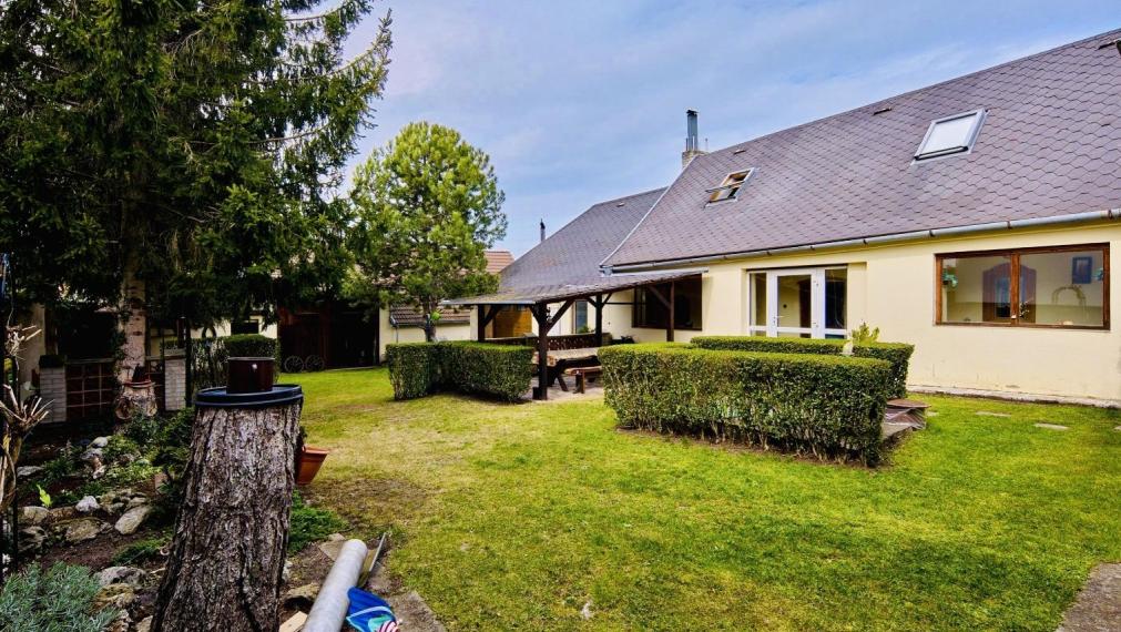 Neibrs |  Veľký 5izb RD, 2549m2 pozemok, kanalizácia, stodola, dielne, garáž, 