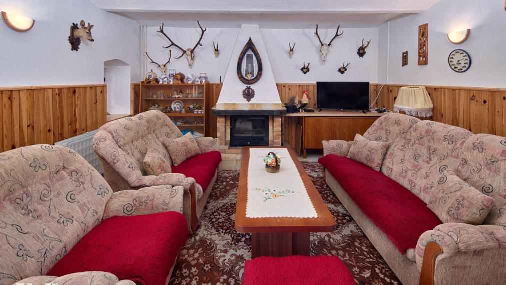 Neibrs |  Veľký 5izb RD, 2549m2 pozemok, kanalizácia, stodola, dielne, garáž, 