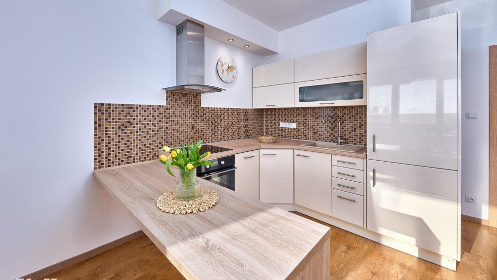 Neibrs | Garsónka - 1izb.byt,zariadený, loggia, klimatizácia