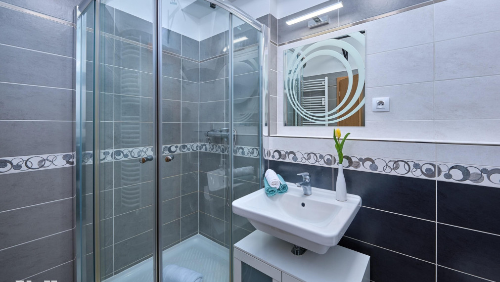 Neibrs | Garsónka - 1izb.byt,zariadený, loggia, klimatizácia