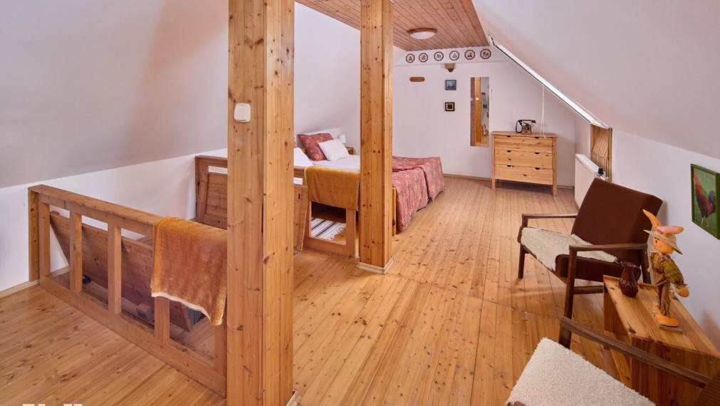 Neibrs | Na predaj 5izb RD s príslušenstvom, stodolou, veľkým pozemkom 2549 m2