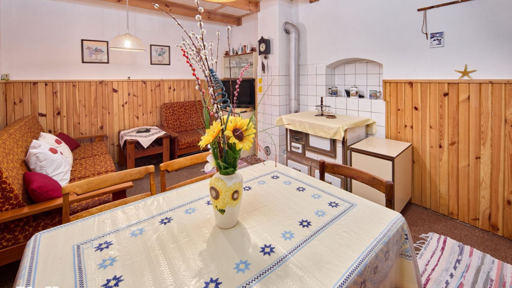 Neibrs | Na predaj 5izb RD s príslušenstvom, stodolou, veľkým pozemkom 2549 m2