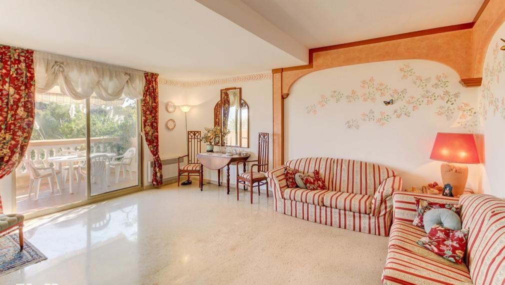 Neibrs | Na predaj tradičný provensálsky 3i byt, 78.5m2 s bazénom a výhľadom na more, Nice-Fabron, Francúzsko