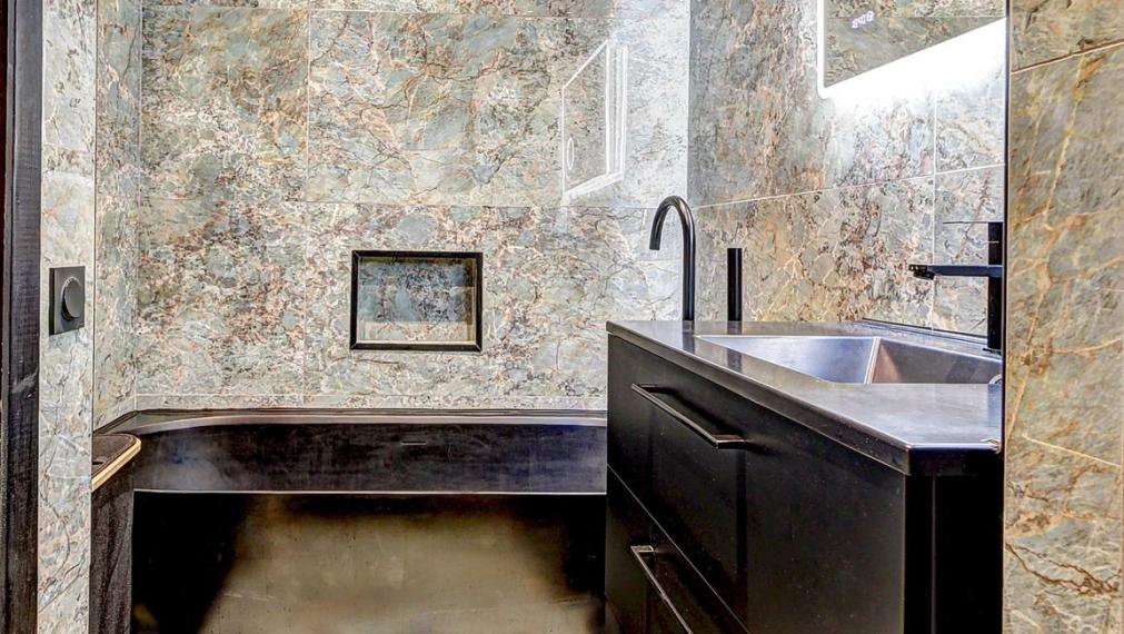 Neibrs | Na predaj výnimočný slnečný Loft s balkónom v srdci NICE pri mori, Quartier de Fleurs, NICE, Francúzsko