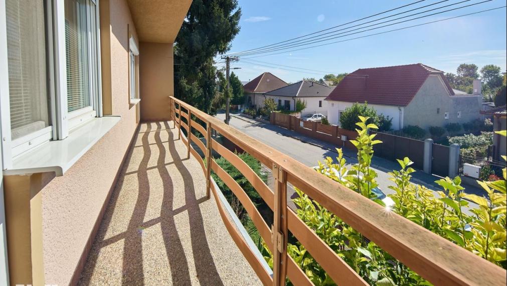 Neibrs | REZERVOVANÉ (6) izbový dvojgeneračný rodinný dom s veľkým pozemkom 985m2 na Petöfiho ulici v Podunajských Biskupiciach