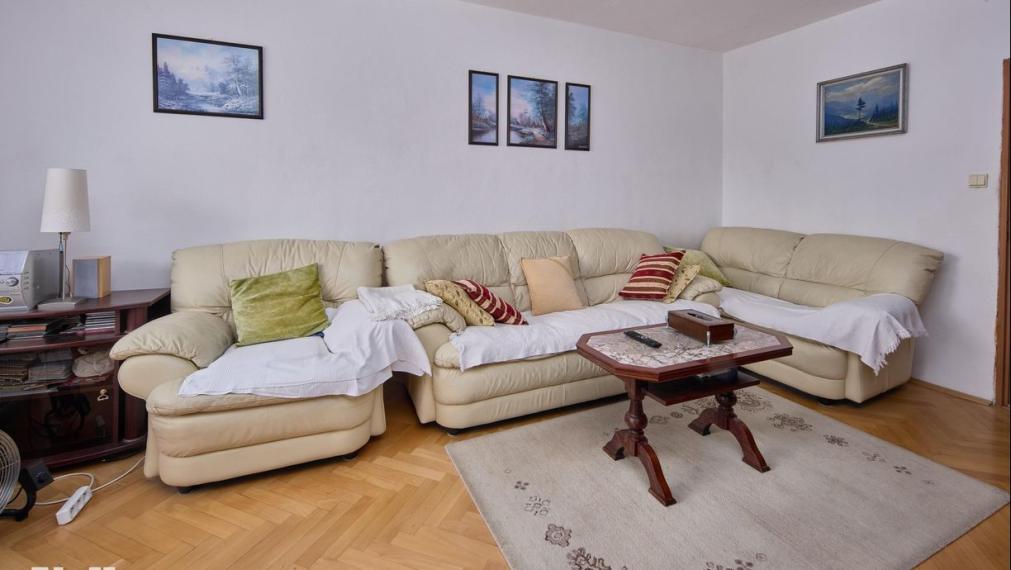 Neibrs | predaj (4) izbový veľkometrážny byt v obci Hodruša - Hámre okres Žarnovica