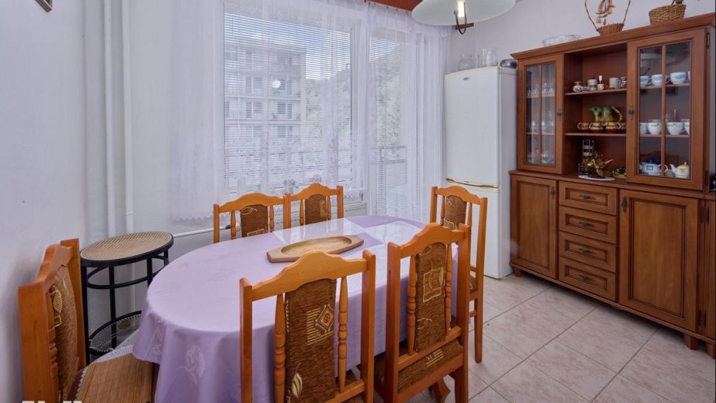 Neibrs | predaj (4) izbový veľkometrážny byt v obci Hodruša - Hámre okres Žarnovica