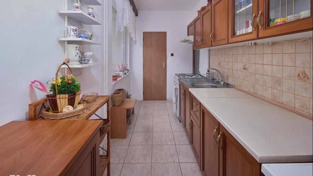 Neibrs | predaj (4) izbový veľkometrážny byt v obci Hodruša - Hámre okres Žarnovica