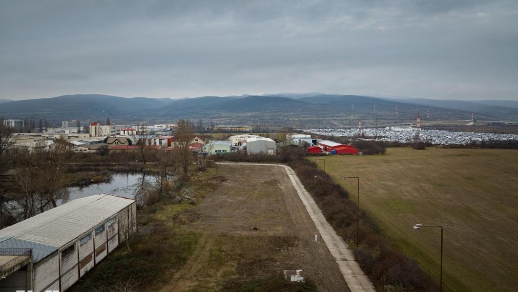 Neibrs | prenájom: pozemok BA III VAJNORY - 3965m2