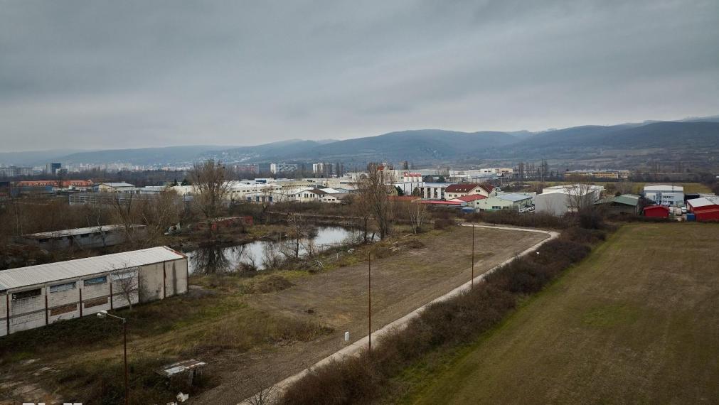 Neibrs | prenájom: pozemok BA III VAJNORY - 3965m2