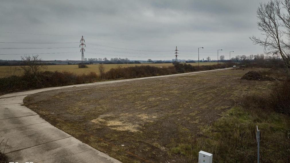 Neibrs | prenájom: pozemok BA III VAJNORY - 3965m2