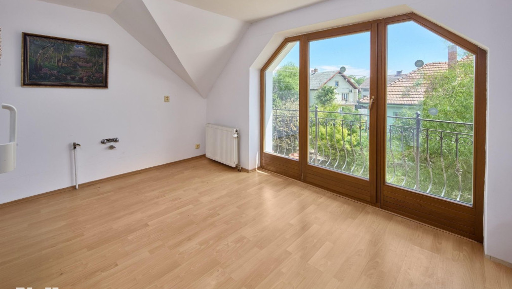 Neibrs | REZERVOVANÉ- Predaj 6 izb. RD s garážou a vínnou pivničkou na pozemku 2775 m2