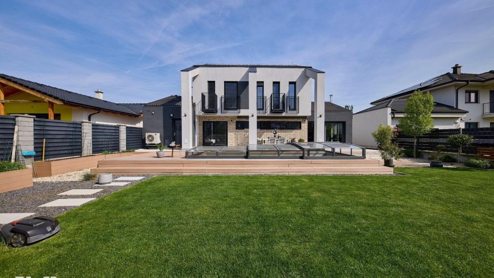 Neibrs | Krásny 5izb. dom, priestranný, krb, vonkajší bazén, krásna záhrada