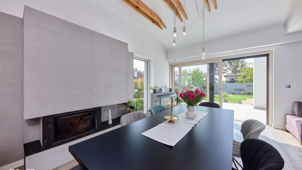 Neibrs | Krásny 5izb. dom, priestranný, krb, vonkajší bazén, krásna záhrada