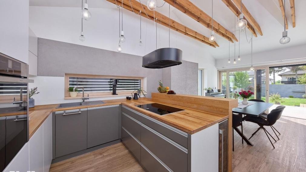 Neibrs | Krásny 5izb. dom, priestranný, krb, vonkajší bazén, krásna záhrada