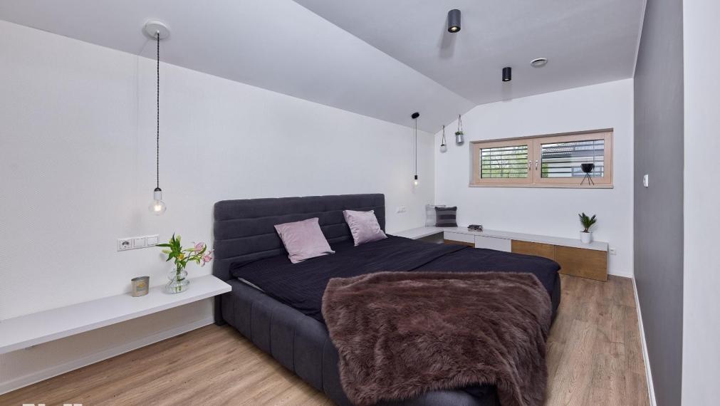 Neibrs | Krásny 5izb. dom, priestranný, krb, vonkajší bazén, krásna záhrada