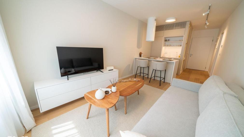 Neibrs | 1 izbový byt - garsónka, zariadená, nová, novostavba, výťah, tichý dvor