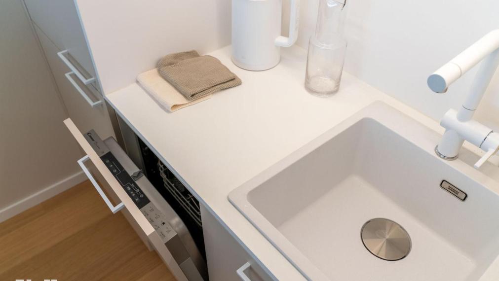 Neibrs | 1 izbový byt - garsónka, zariadená, nová, novostavba, výťah, tichý dvor