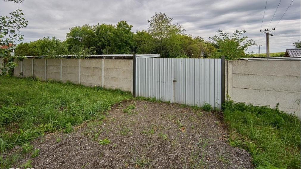 Neibrs | Exkluzívne na predaj pozemok na stavbu rekreačej  chaty, 811m2,  asfaltová prístupová cesta, voda, elektrina, Devínske jazero, Bratislava