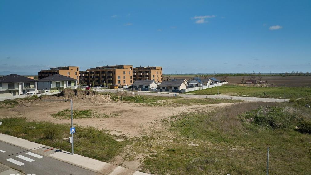 Neibrs | posledný voľný stavebný pozemok - ideálne miesto pre Váš rodinný dom