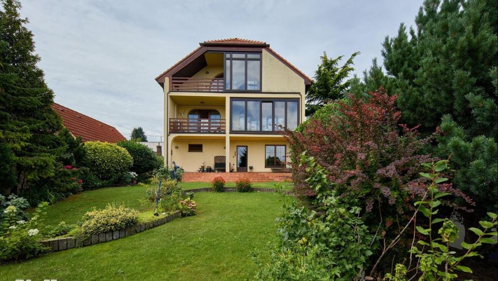 Neibrs | Exkluzívne na predaj luxusná vila s wellness, fitness, záhradou, bazénom, garážou, Chladná ul., Rača, Bartislava III