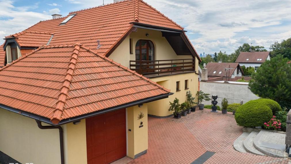 Neibrs | Exkluzívne na predaj luxusná vila s wellness, fitness, záhradou, bazénom, garážou, Chladná ul., Rača, Bartislava III