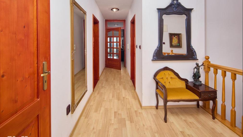 Neibrs | Exkluzívne na predaj luxusná vila s wellness, fitness, záhradou, bazénom, garážou, Chladná ul., Rača, Bartislava III