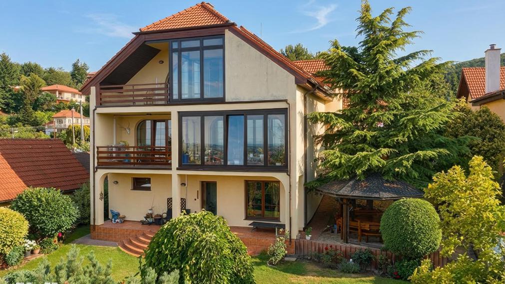 Neibrs | Exkluzívne na predaj luxusná vila s wellness, fitness, záhradou, bazénom, garážou, Chladná ul., Rača, Bartislava III