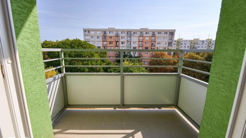 Neibrs | Prenájom 2 izb. bytu po kompletnej rekonštrukcii s balkónom, Exnárova ul. Ružinov