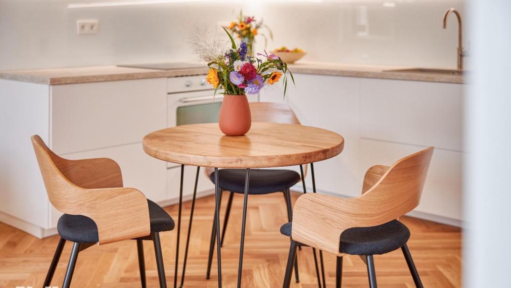 Neibrs | Prenájom 2 izb. bytu po kompletnej rekonštrukcii s balkónom, Exnárova ul. Ružinov