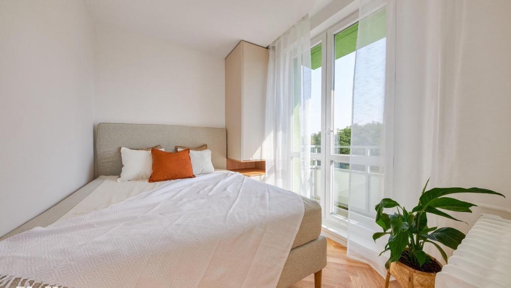 Neibrs | Prenájom 2 izb. bytu po kompletnej rekonštrukcii s balkónom, Exnárova ul. Ružinov