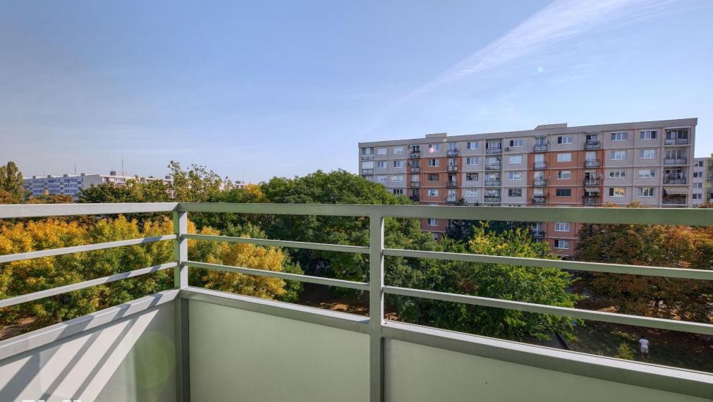 Neibrs | Prenájom 2 izb. bytu po kompletnej rekonštrukcii s balkónom, Exnárova ul. Ružinov