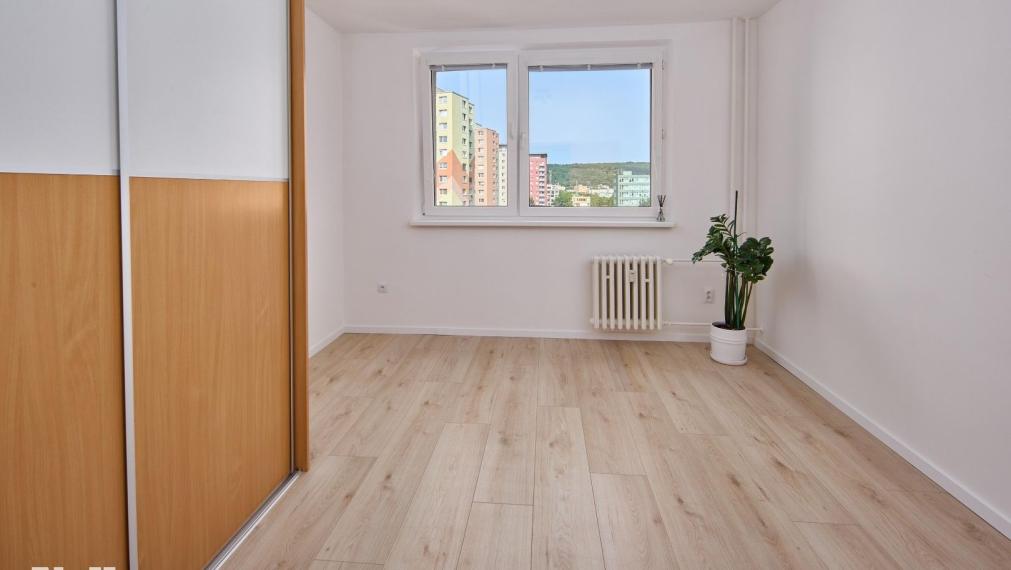 Neibrs | 4 izb. byt s loggiou na Nejedlého ul. v Dúbravke