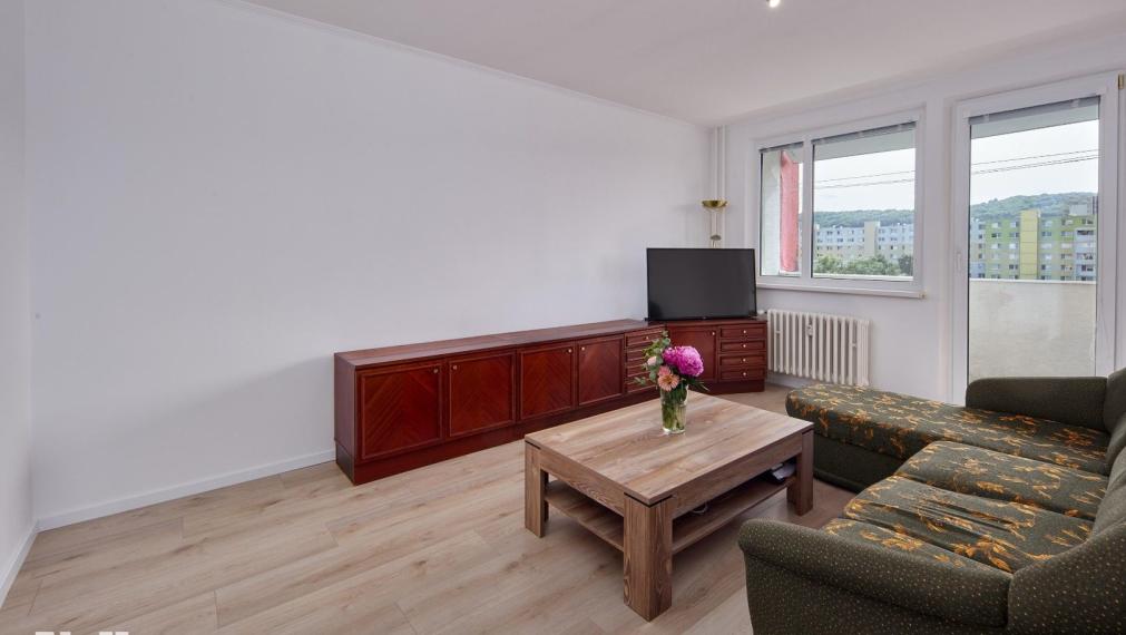 Neibrs | 4 izb. byt s loggiou na Nejedlého ul. v Dúbravke