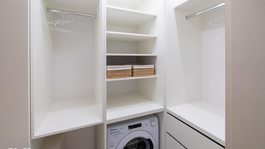 Neibrs|  Zariadená garsónka so šatníkom, úplne nová, vrátane energií a internetu