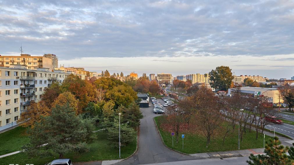 Neibrs | Dizajnový 3 izb. byt s 2 loggiami a balkónom, Martinčekova ul. Ružinov