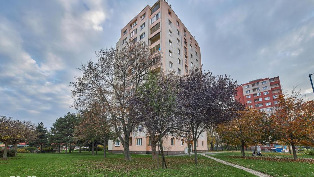 Neibrs | Dizajnový 3 izb. byt s 2 loggiami a balkónom, Martinčekova ul. Ružinov