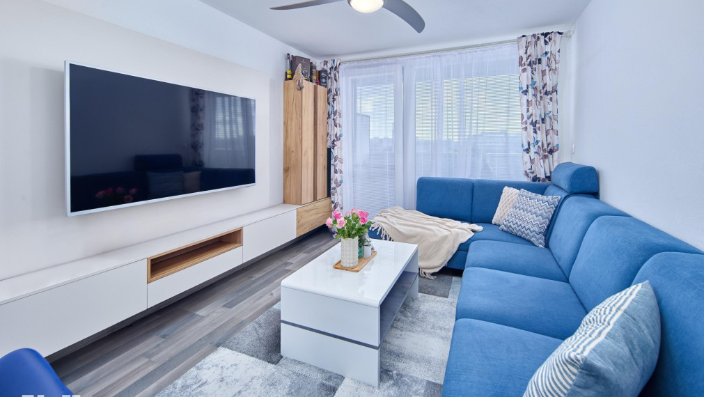 Neibrs | 3 izbový byt s balkónom (10m²) a garážovým parkovacím miestom v projekte Matadorka