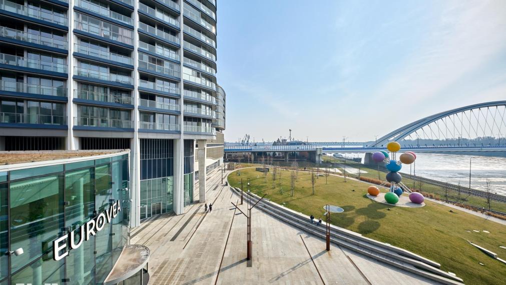 Neibrs | Eurovea Riverside | Prenájom luxusného 4- izbového bytu, 2x parking, 2x pivničná kobka