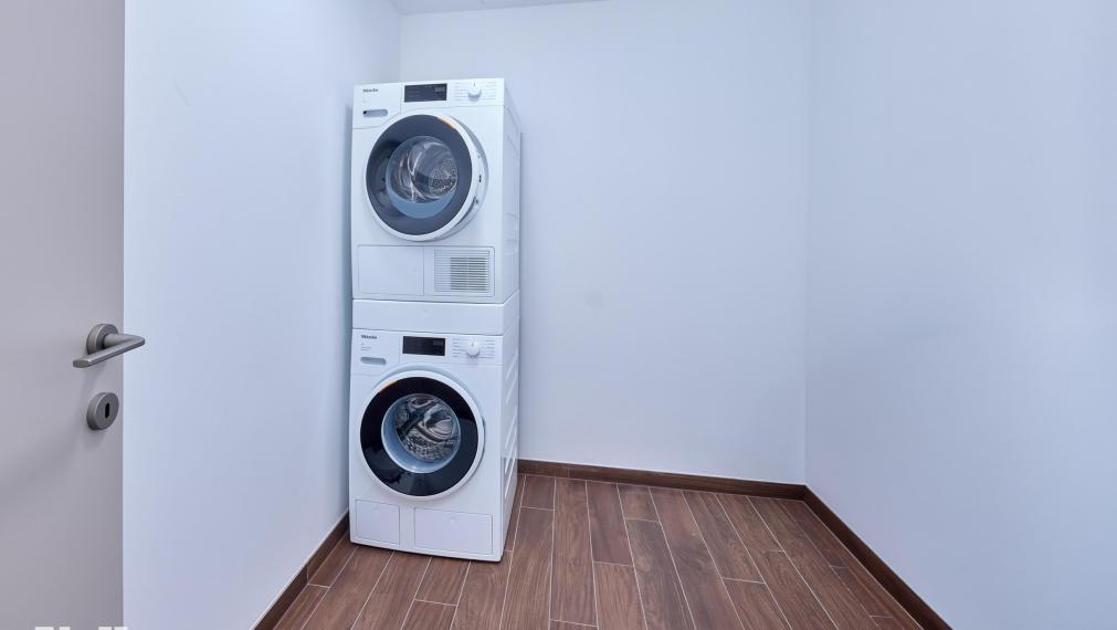 Neibrs | Eurovea Riverside | Prenájom luxusného 4- izbového bytu, 2x parking, 2x pivničná kobka