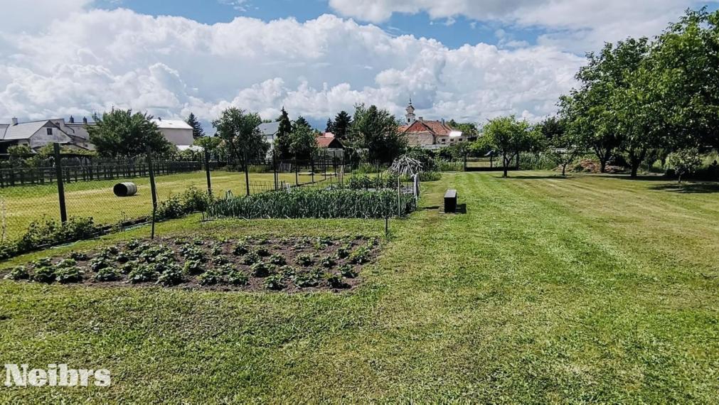 Neibrs |  Veľký 5izb RD, 2549m2 pozemok, kanalizácia, stodola, dielne, garáž, 